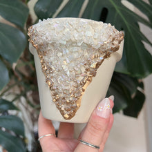 Cargar imagen en el visor de la galería, Ivory Geode Handpainted Planter Pot - 6”